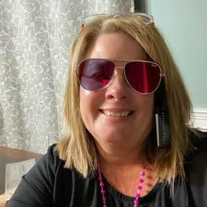 Meet your Posher, Mona